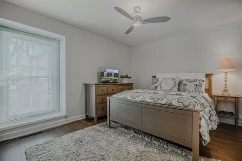 831 Garfield Avenue Libertyville IL 60048