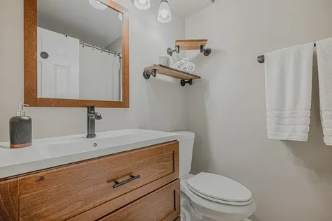 831 Garfield Avenue Libertyville IL 60048