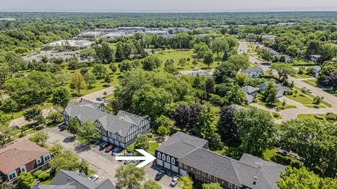 831 Garfield Avenue Libertyville IL 60048