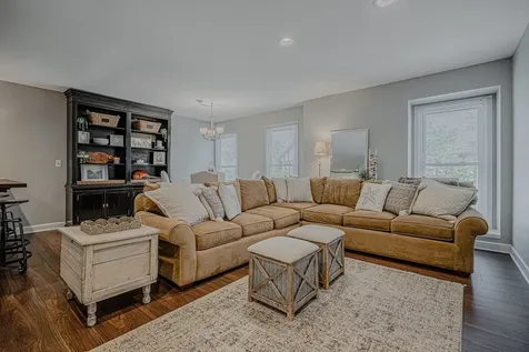 831 Garfield Avenue Libertyville IL 60048