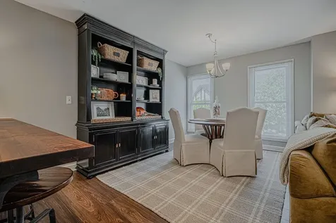 831 Garfield Avenue Libertyville IL 60048