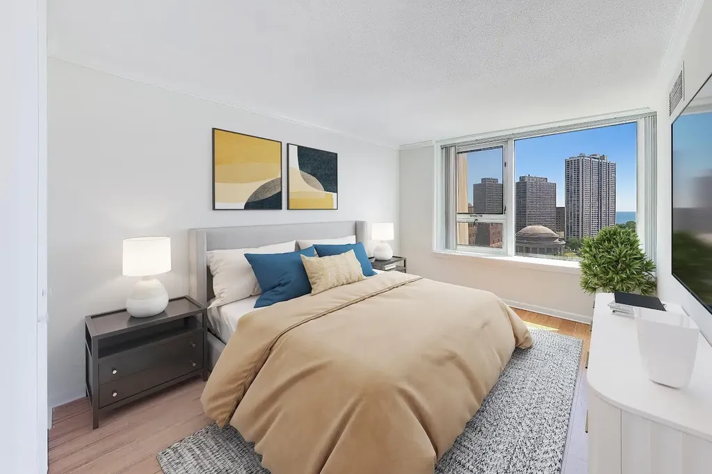 2728 North Hampden Court Chicago IL 60614