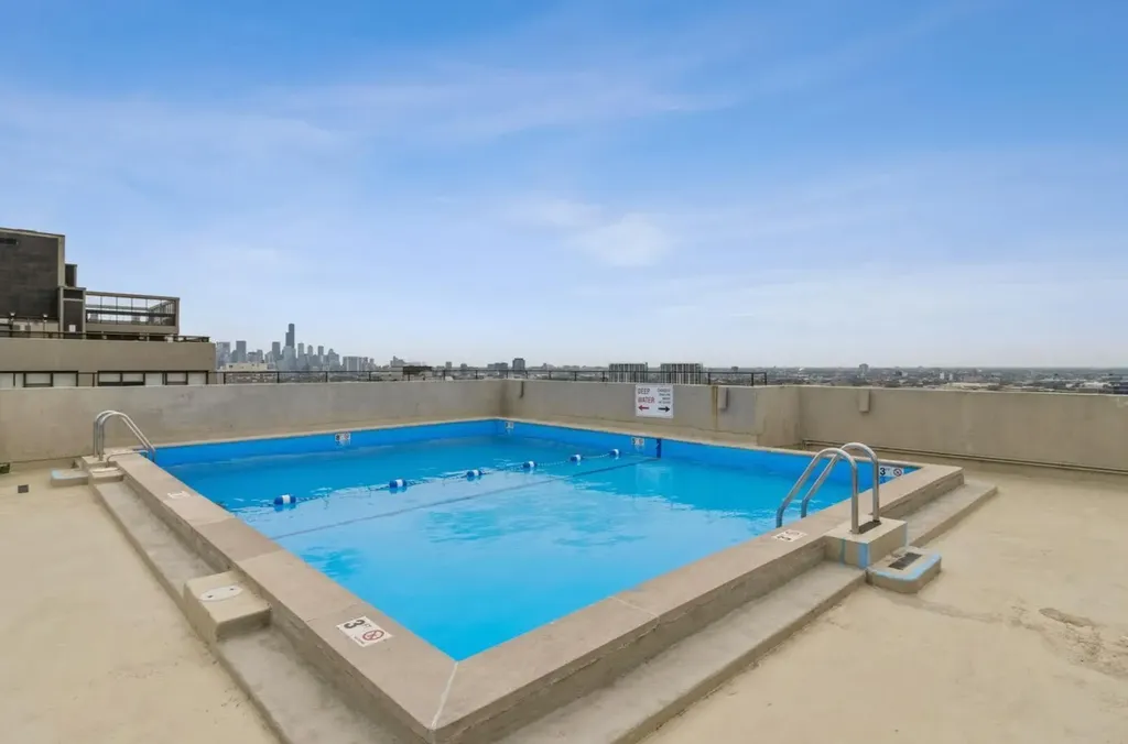 2728 North Hampden Court Chicago IL 60614