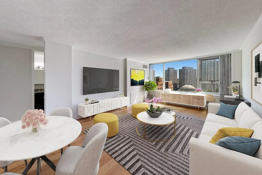 2728 North Hampden Court Chicago IL 60614