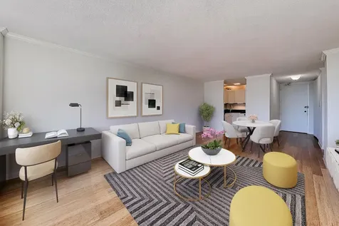 2728 North Hampden Court Chicago IL 60614