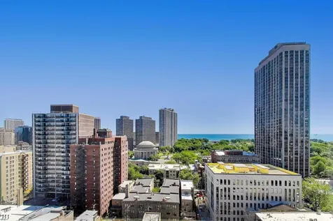 2728 North Hampden Court Chicago IL 60614