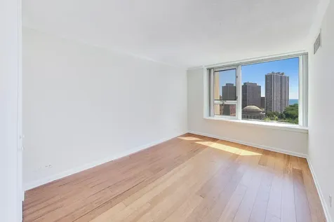 2728 North Hampden Court Chicago IL 60614