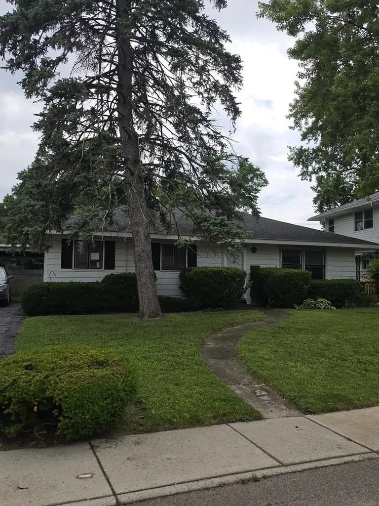 2327 Arrow Street Carpentersville IL 60110