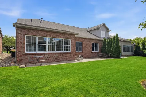 5 Spring Ridge Circle Bloomington IL 61704