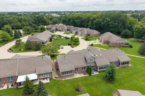 5 Spring Ridge Circle Bloomington IL 61704