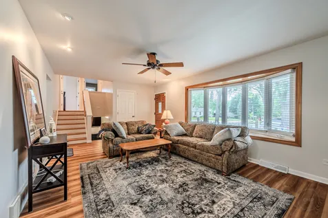 58 Woodview Lane Algonquin IL 60102