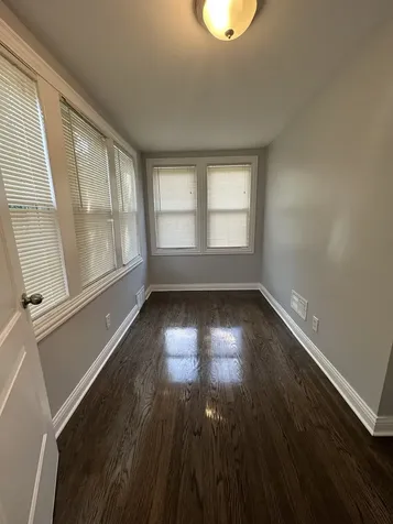 8209 South Prairie Avenue Chicago IL 60619