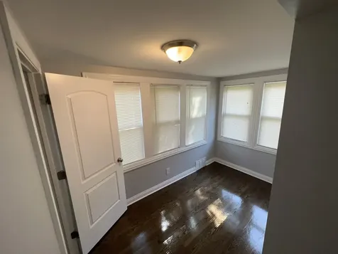 8209 South Prairie Avenue Chicago IL 60619