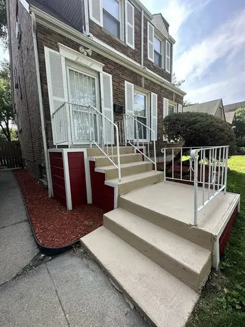 8209 South Prairie Avenue Chicago IL 60619