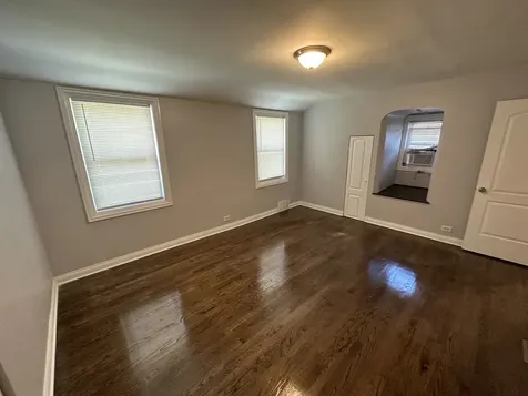 8209 South Prairie Avenue Chicago IL 60619
