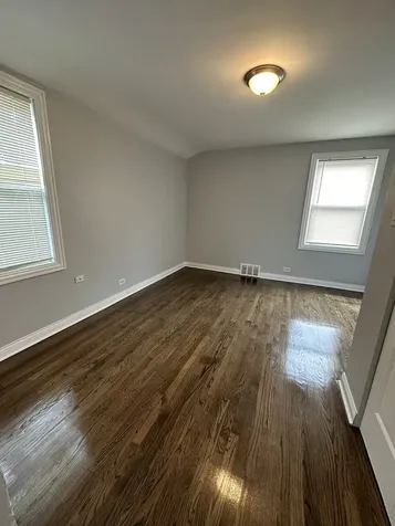 8209 South Prairie Avenue Chicago IL 60619