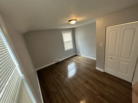 8209 South Prairie Avenue Chicago IL 60619
