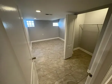 8209 South Prairie Avenue Chicago IL 60619
