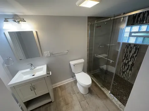8209 South Prairie Avenue Chicago IL 60619
