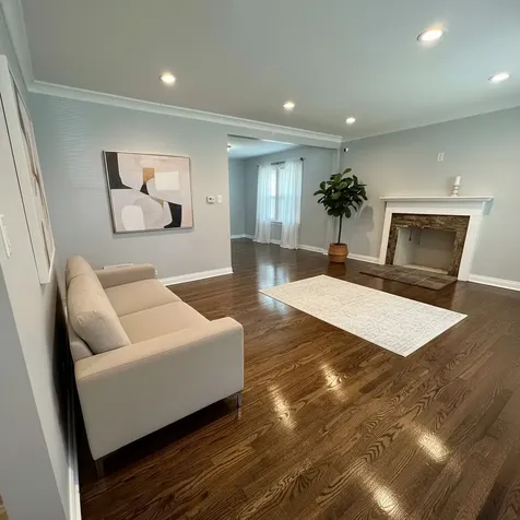 8209 South Prairie Avenue Chicago IL 60619