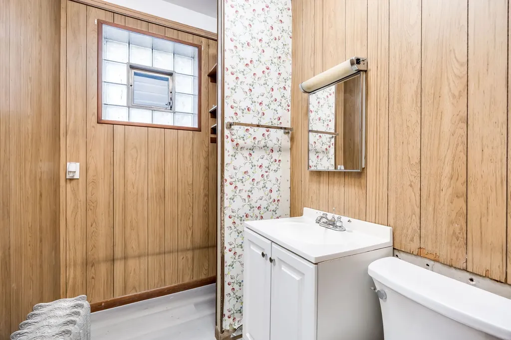 4204 South Maplewood Avenue Chicago IL 60632