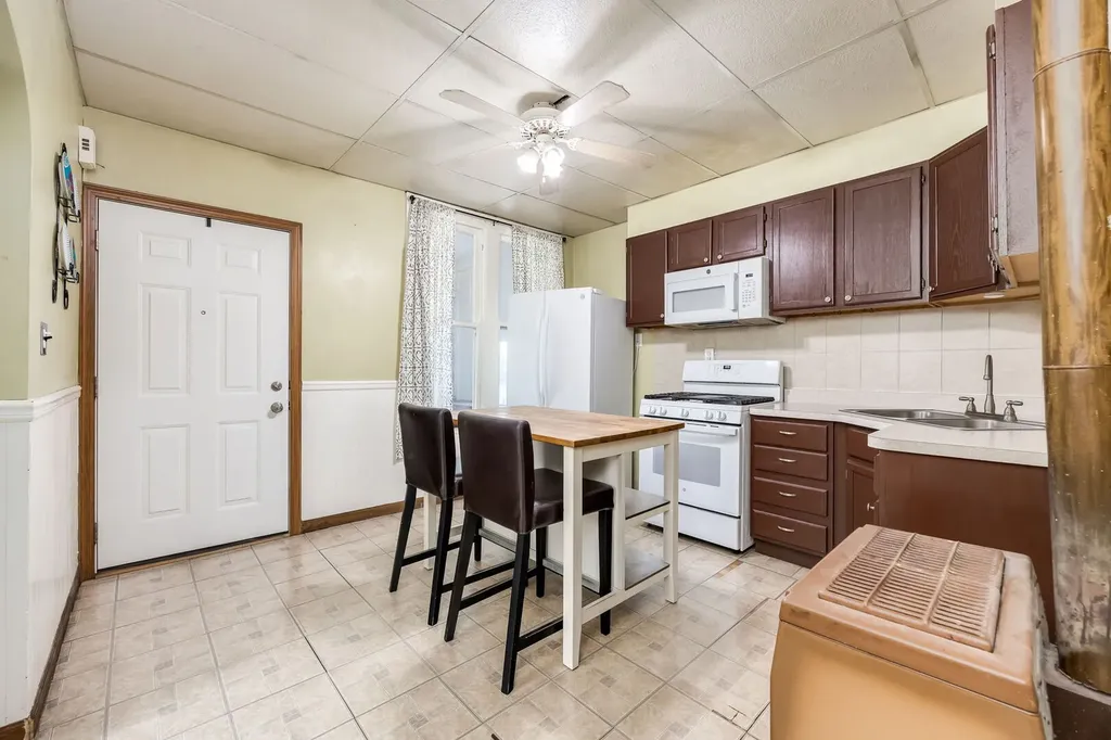 4204 South Maplewood Avenue Chicago IL 60632
