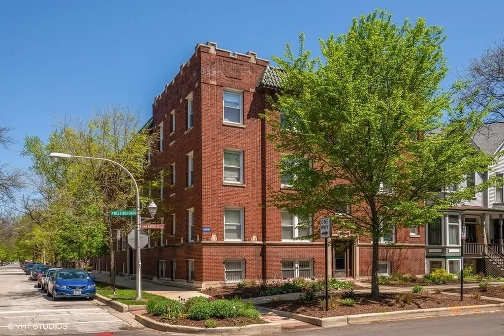 3007 North Clifton Avenue Chicago IL 60657