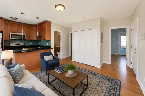 3007 North Clifton Avenue Chicago IL 60657