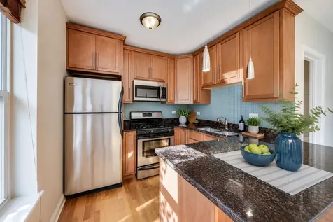 3007 North Clifton Avenue Chicago IL 60657