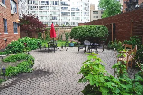 2909 North Sheridan Road Chicago IL 60657