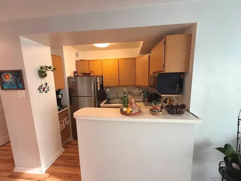2909 North Sheridan Road Chicago IL 60657