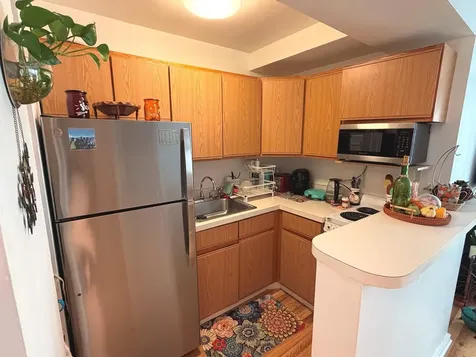 2909 North Sheridan Road Chicago IL 60657