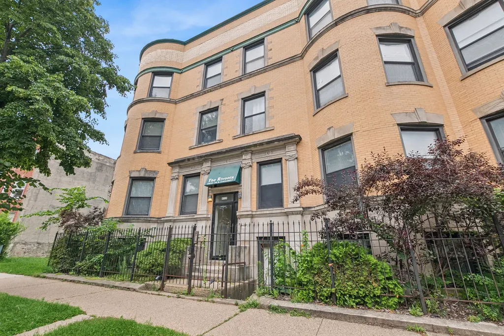 4614 South Calumet Avenue Chicago IL 60653