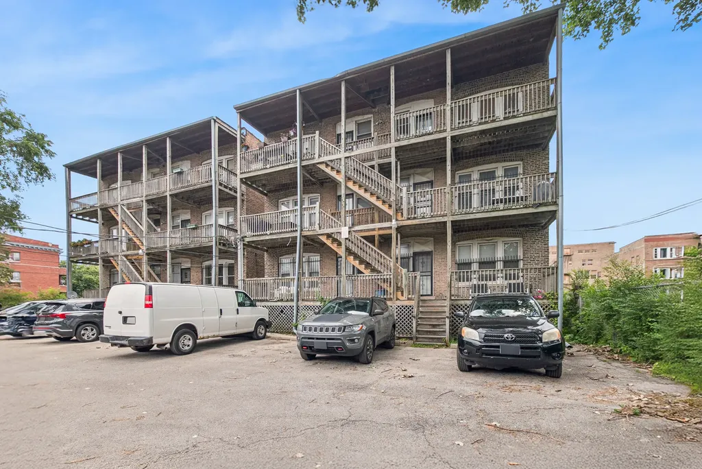 4614 South Calumet Avenue Chicago IL 60653
