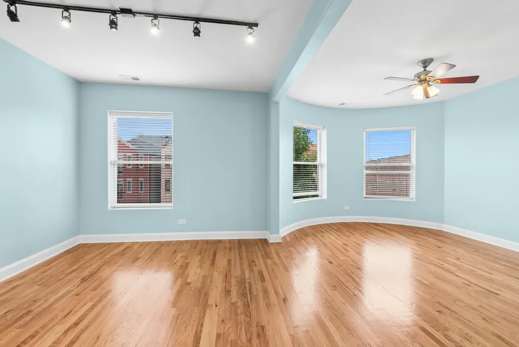 4614 South Calumet Avenue Chicago IL 60653