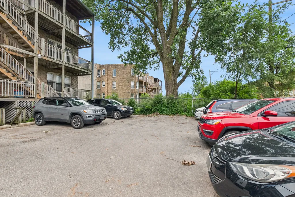 4614 South Calumet Avenue Chicago IL 60653
