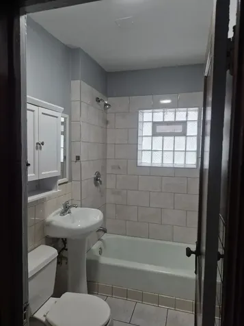 2813 South Lawndale Avenue Chicago IL 60623