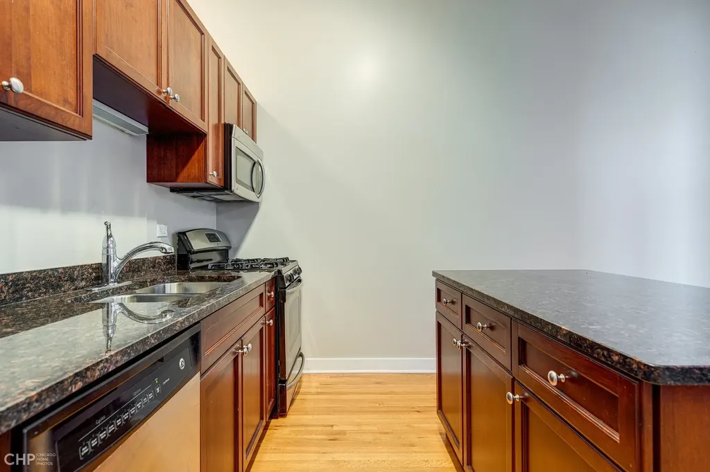 2 South Leavitt Street Chicago IL 60612