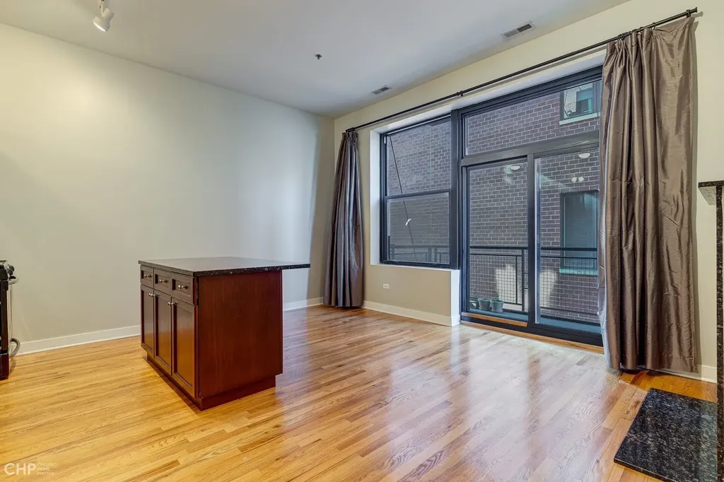2 South Leavitt Street Chicago IL 60612