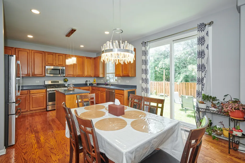 2468 Rosehall Lane Aurora IL 60503