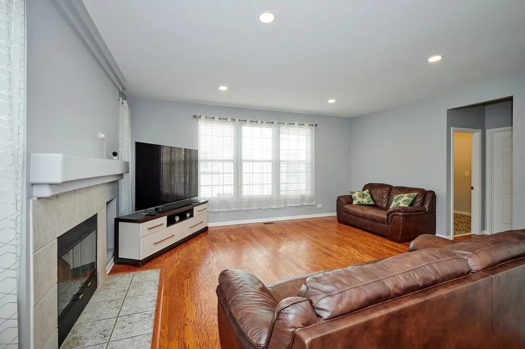 2468 Rosehall Lane Aurora IL 60503