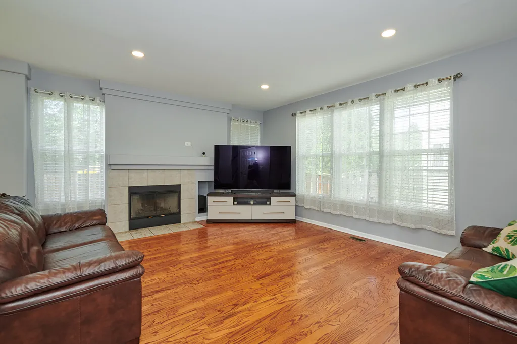 2468 Rosehall Lane Aurora IL 60503