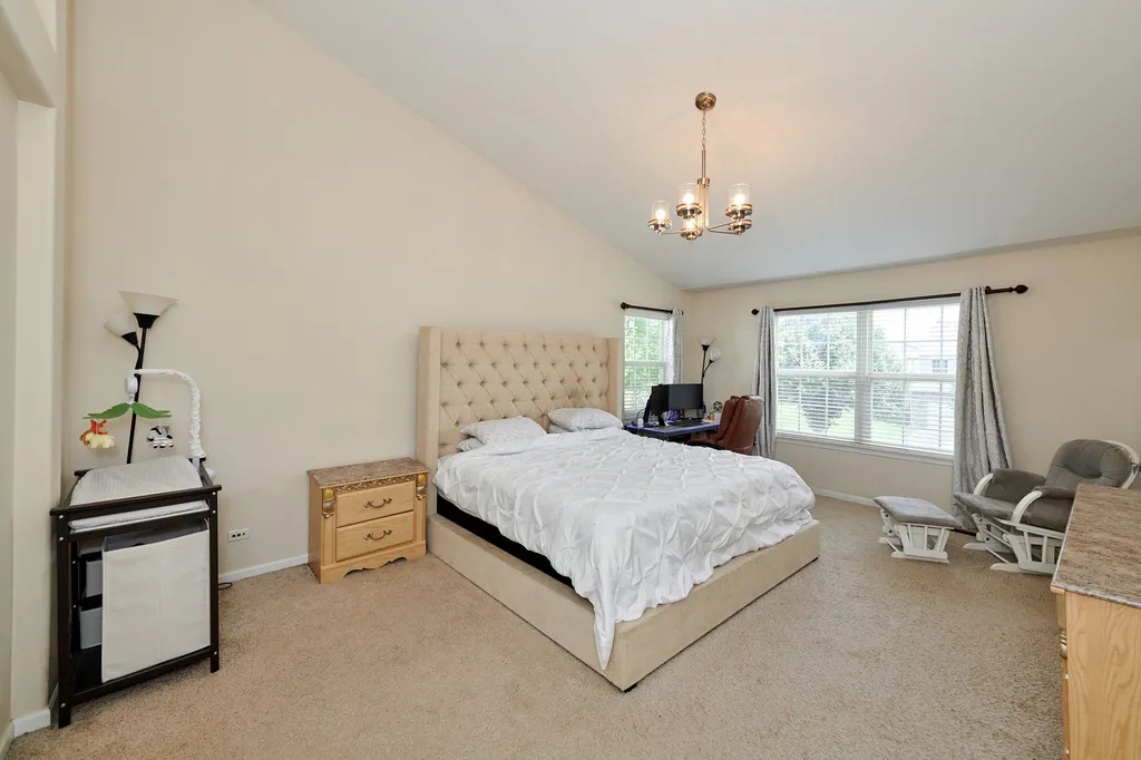2468 Rosehall Lane Aurora IL 60503