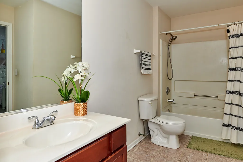 2468 Rosehall Lane Aurora IL 60503