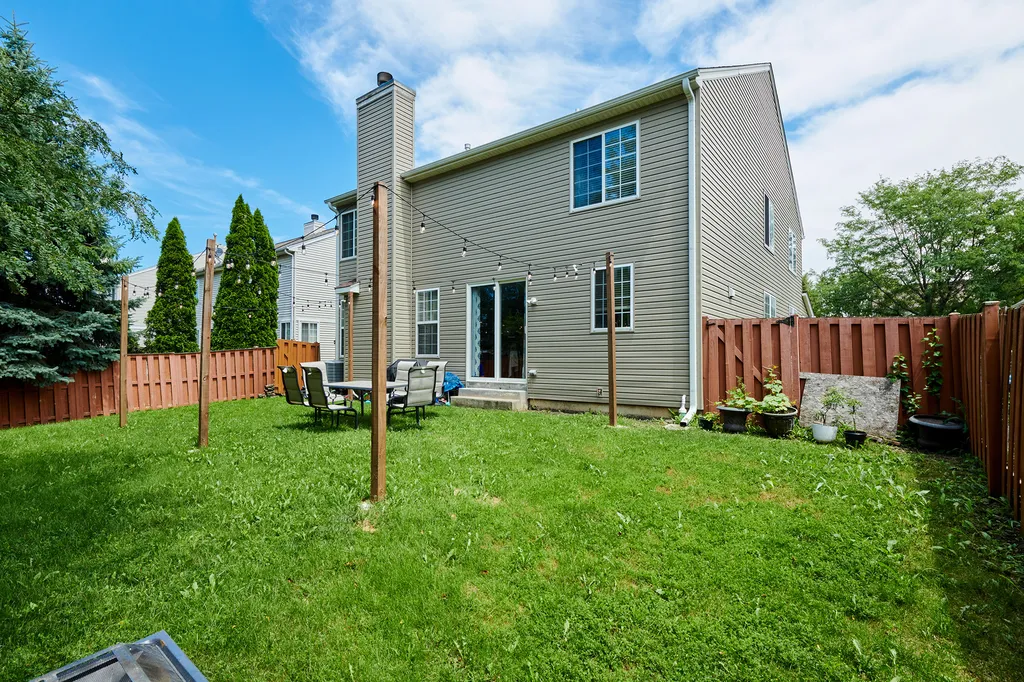 2468 Rosehall Lane Aurora IL 60503