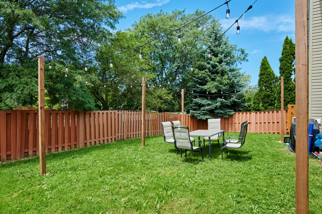 2468 Rosehall Lane Aurora IL 60503