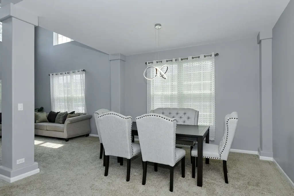 2468 Rosehall Lane Aurora IL 60503