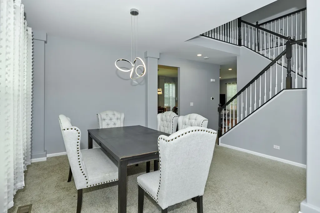 2468 Rosehall Lane Aurora IL 60503
