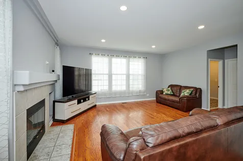 2468 Rosehall Lane Aurora IL 60503