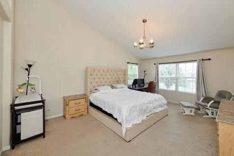 2468 Rosehall Lane Aurora IL 60503